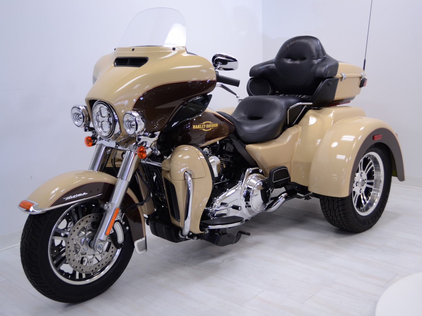2014 Tri-Glide Harley Davidson | Lee Custom Cycles